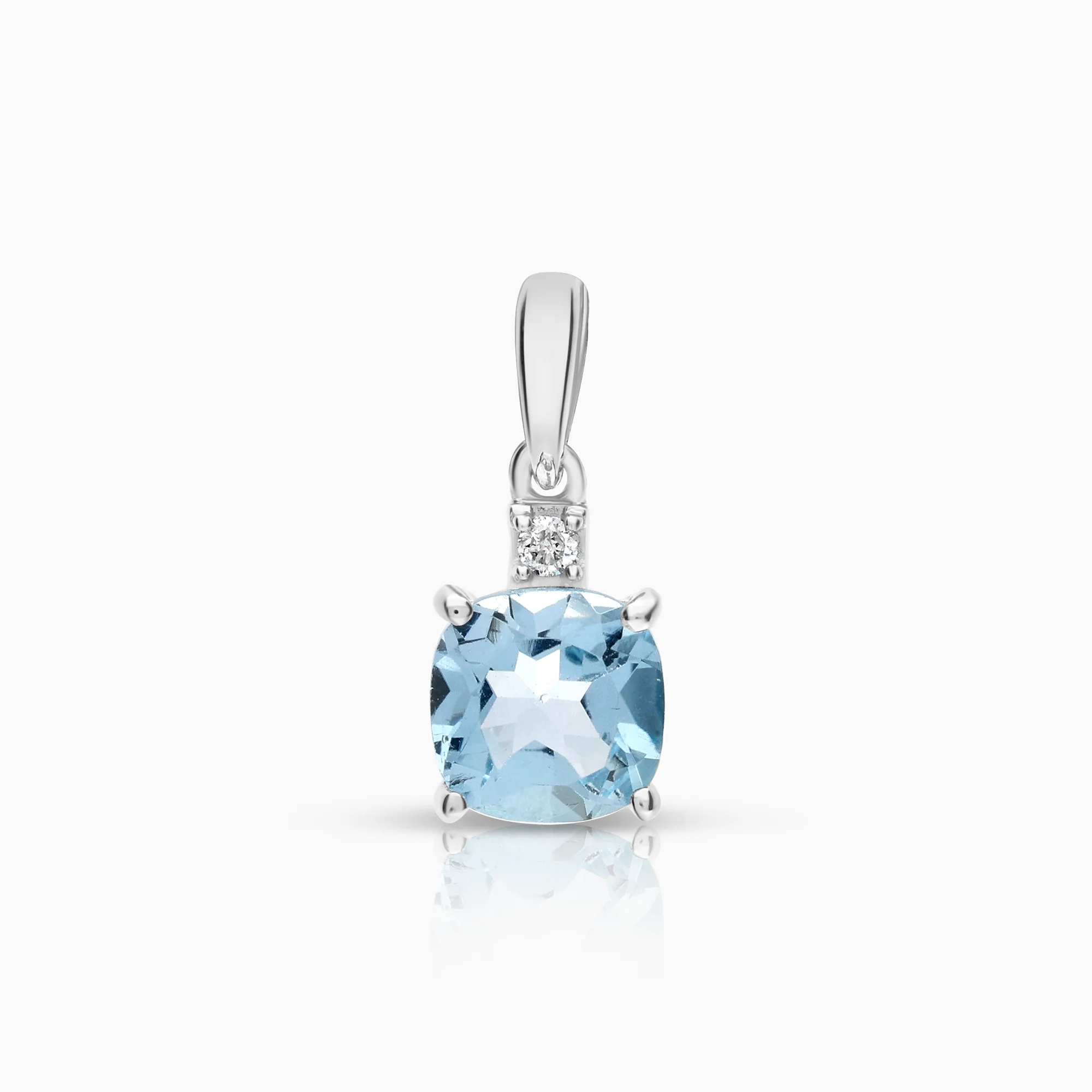 Topaz gemstone pendant 0.57g 9K white gold