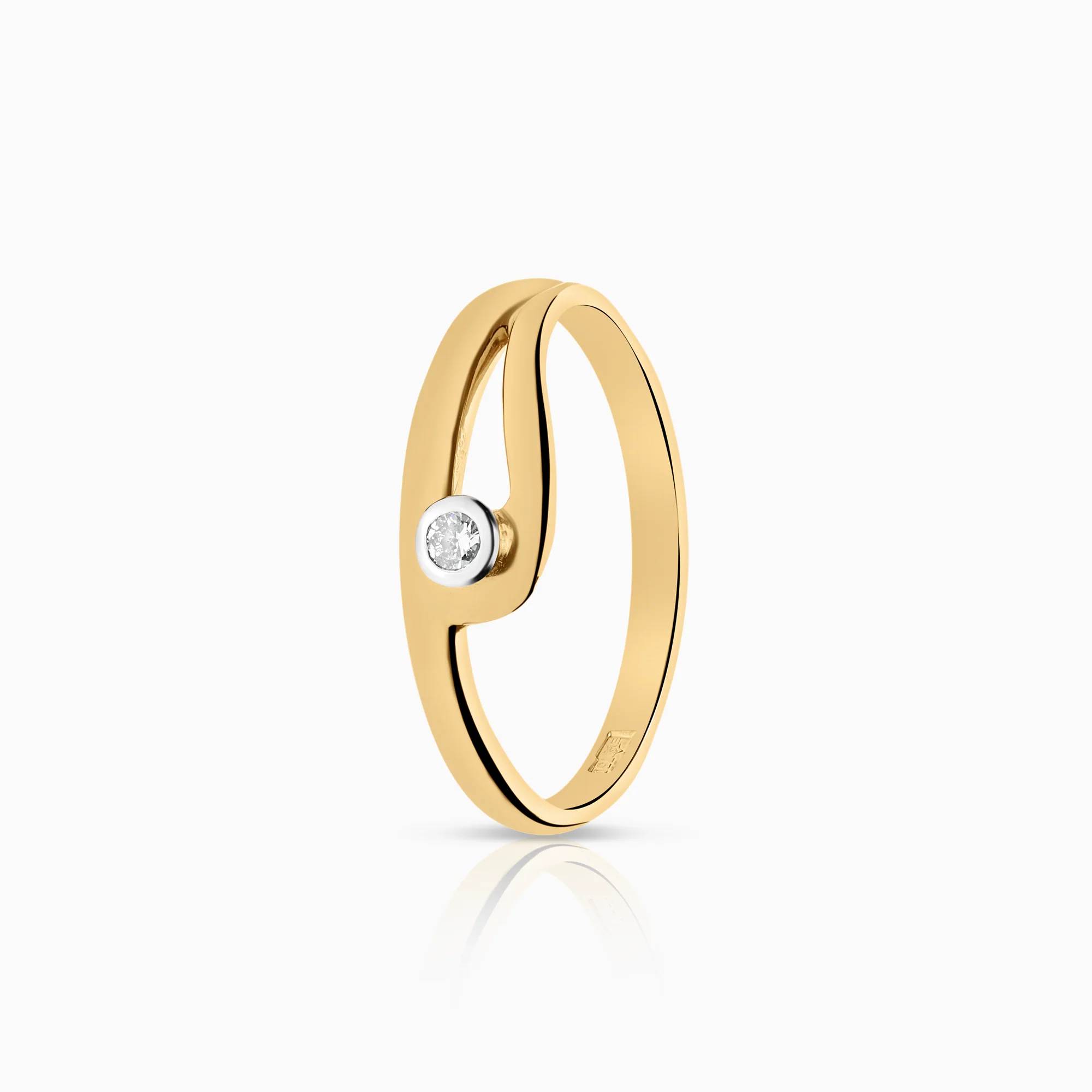 Diamond ring 0.06ct 18K gold
