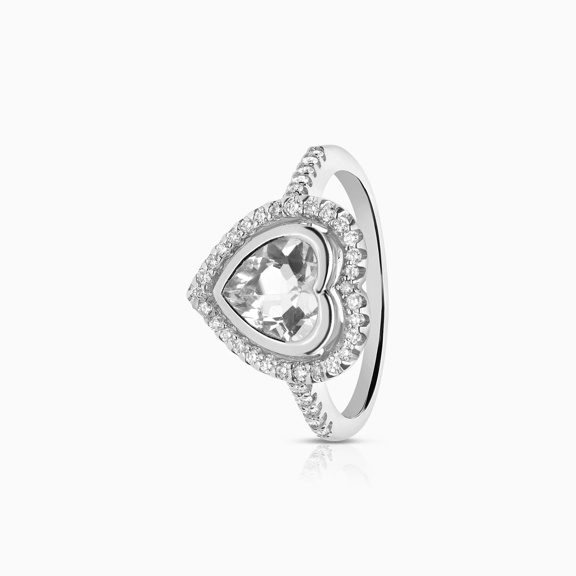 Diamond ring with a cubic as center stone 0.26ct 18K white gold