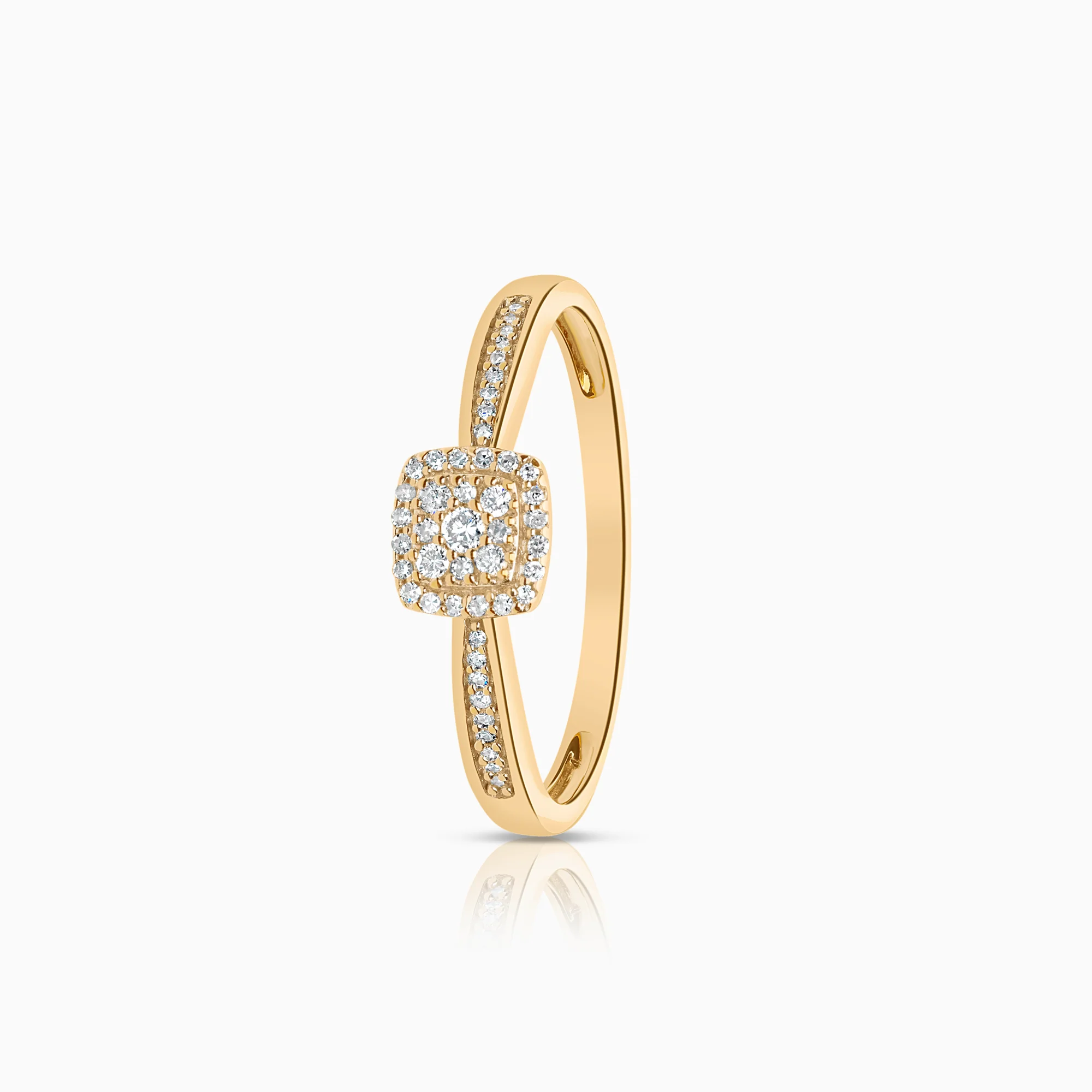 Diamond ring with side stones 0.15ct 18K gold