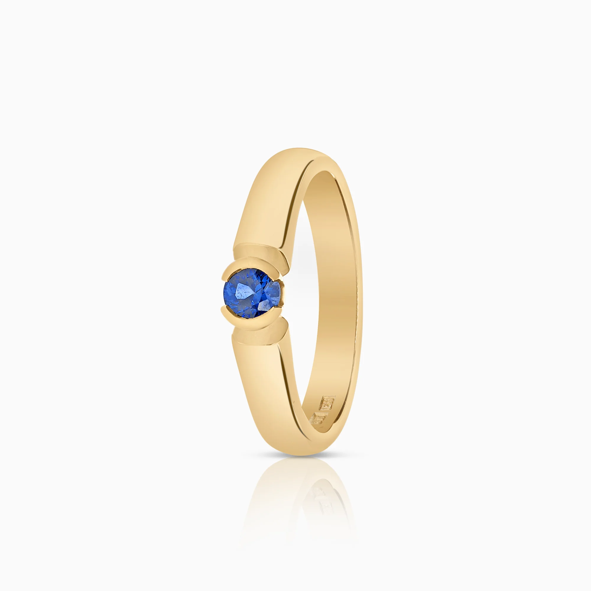 Gold ring with sapphire 4.78g 18K gold
