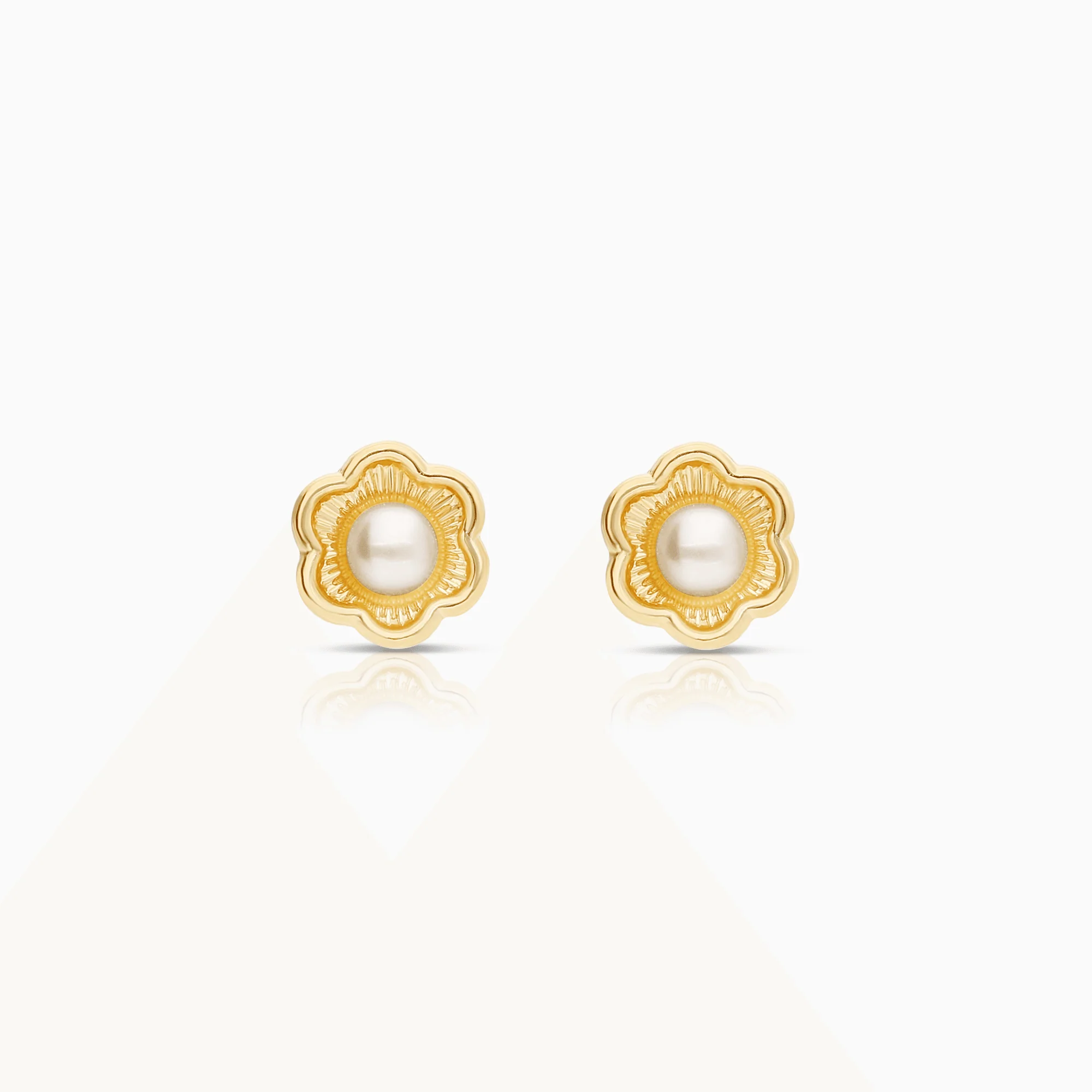 Gold earrings with pearls 0.58g 18K gold