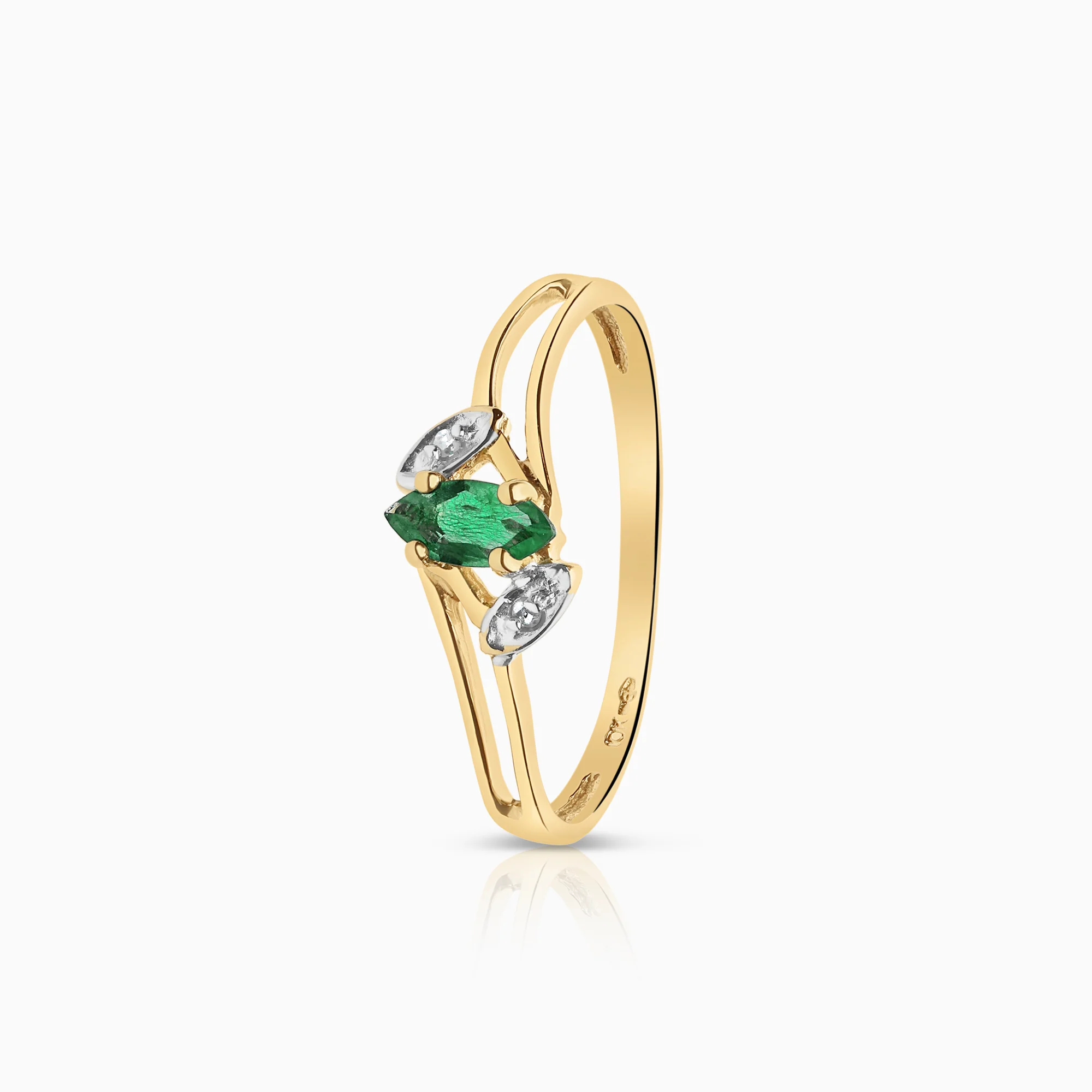 Diamond ring with green stone 0.01ct 10K gold