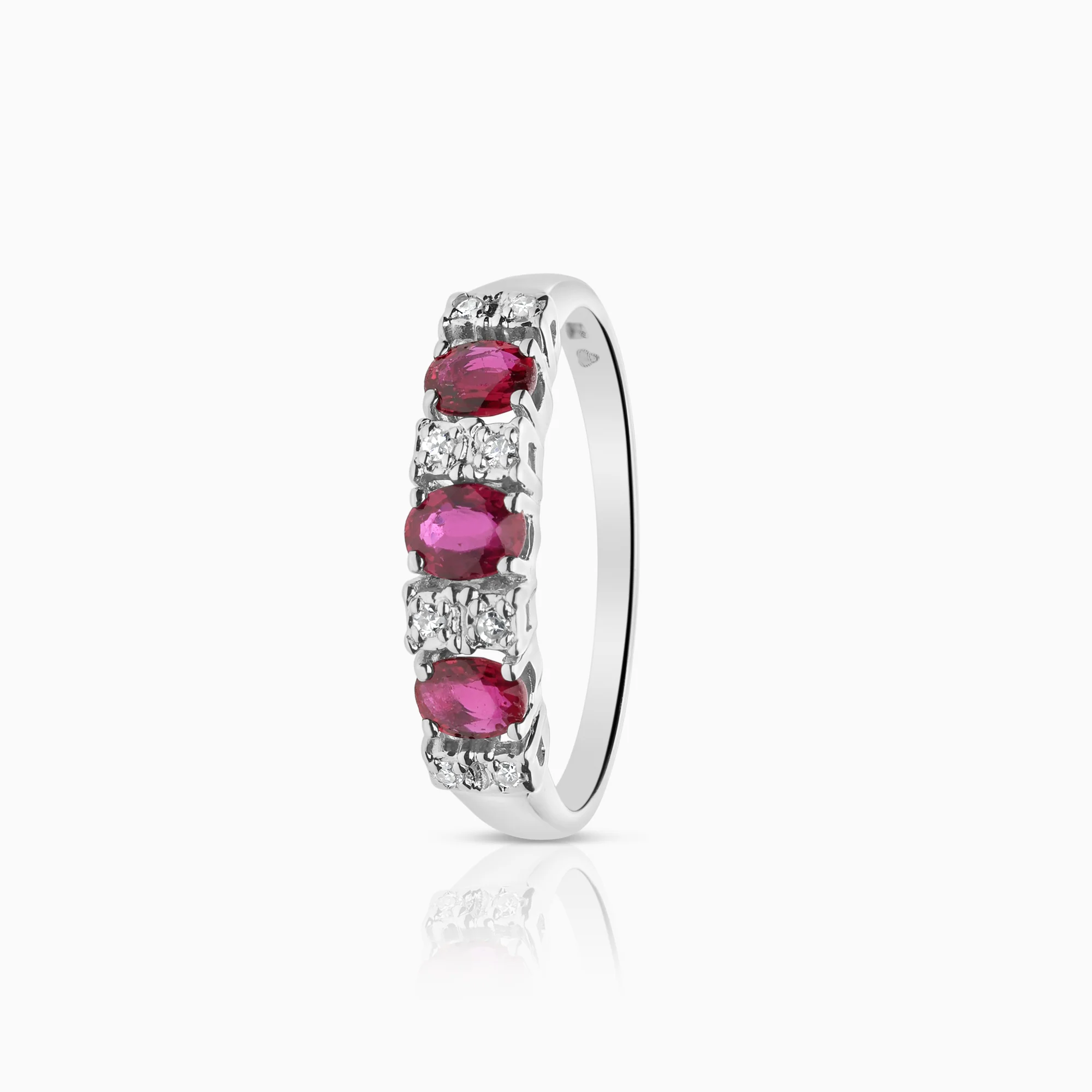 Gold ring with diamonds and rubies 0.04ct 18K white gold