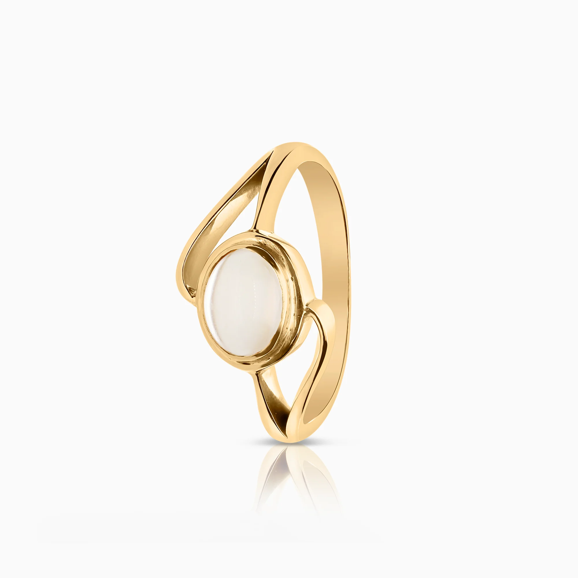 Gold ring with moonstone 4.79g 18K gold
