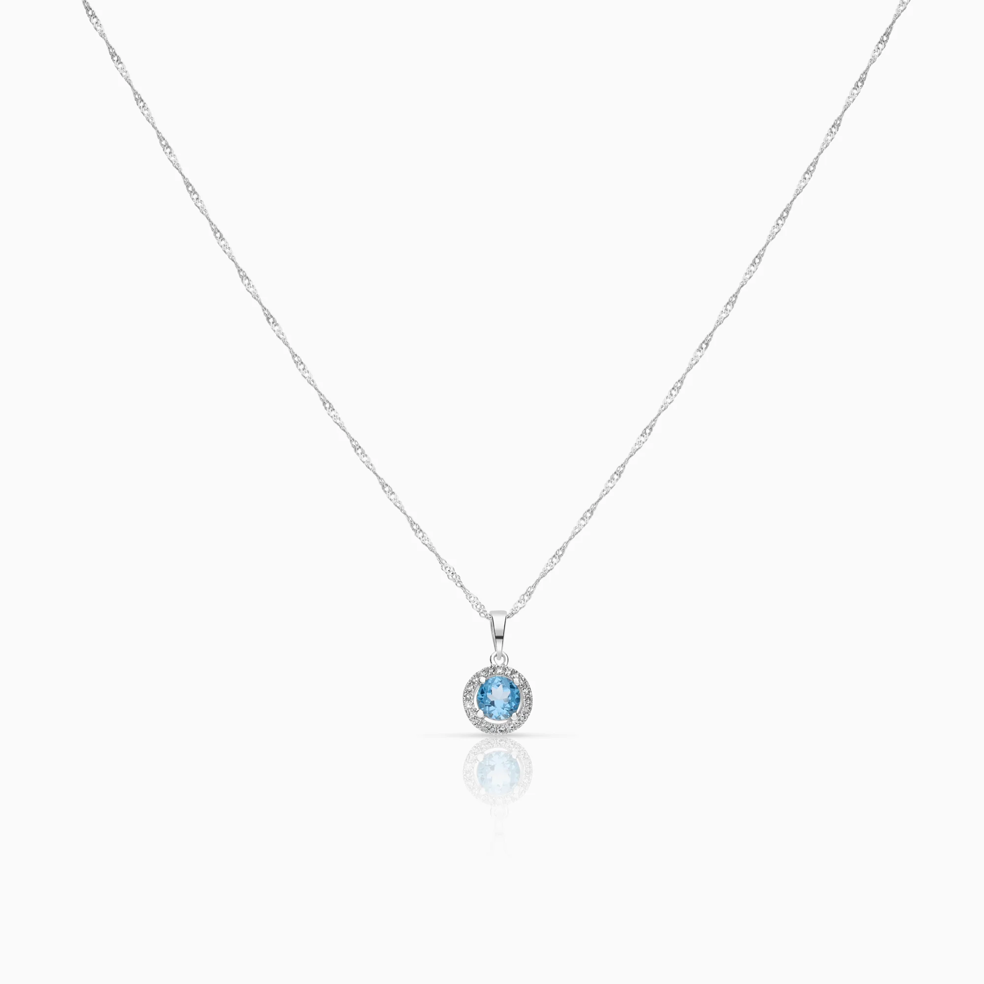 Necklace with Halo pendant 0.06ct 18K white gold