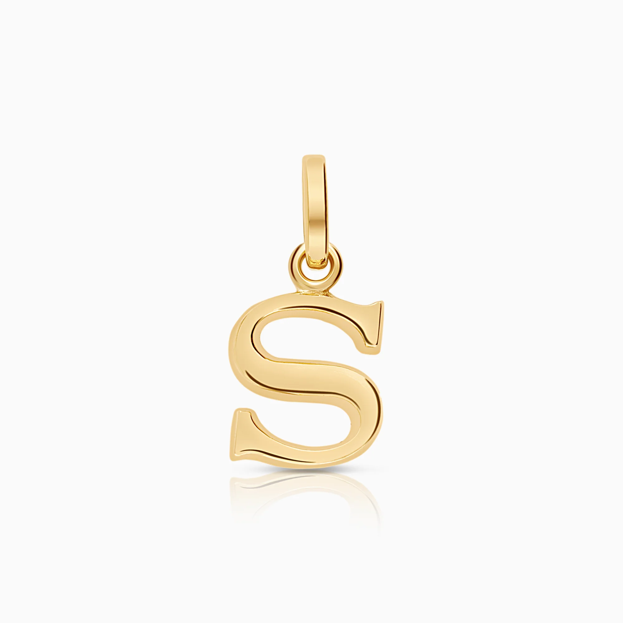 Pendant with letter, 0.76g 18K gold