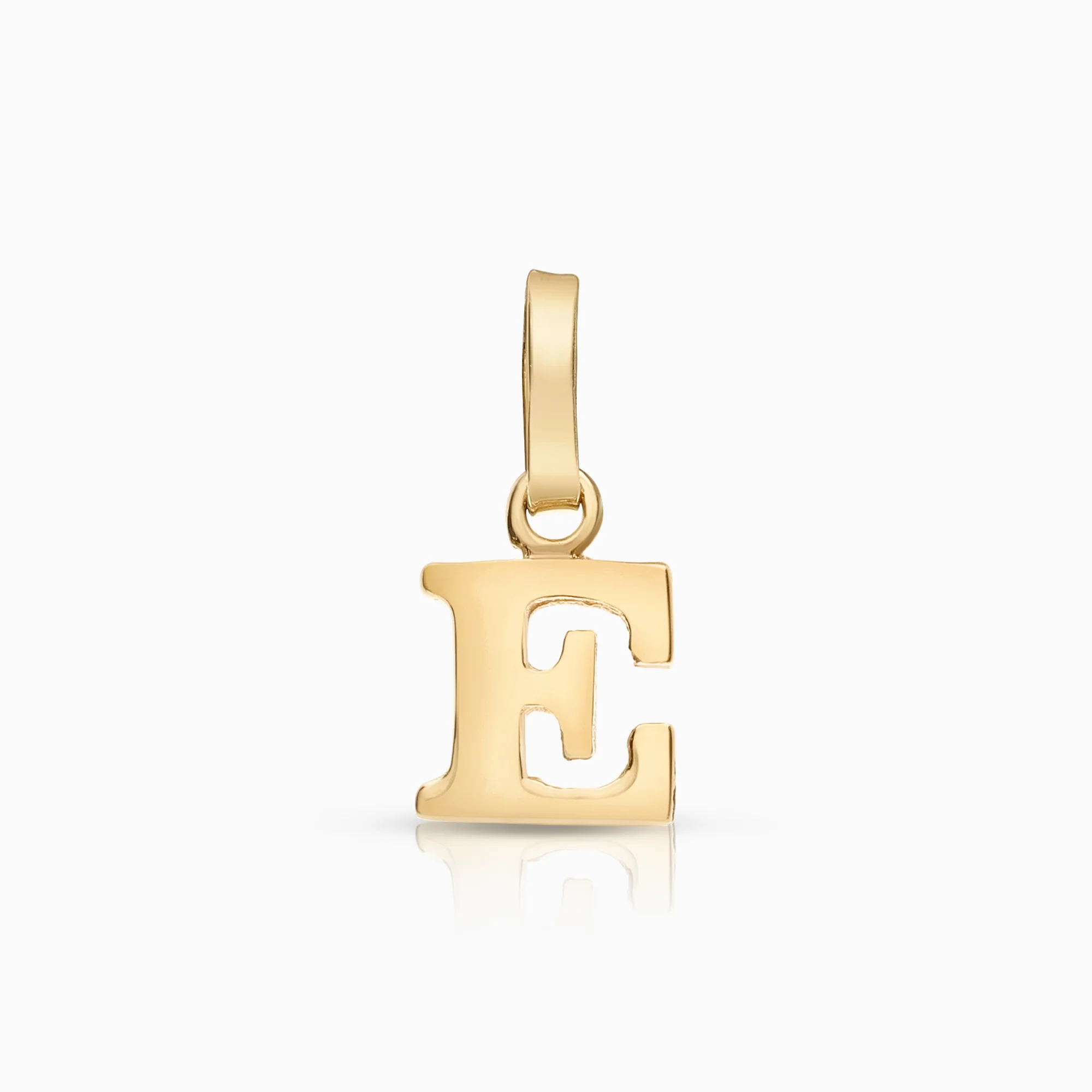 Letter E pendant 0.39g 18K gold