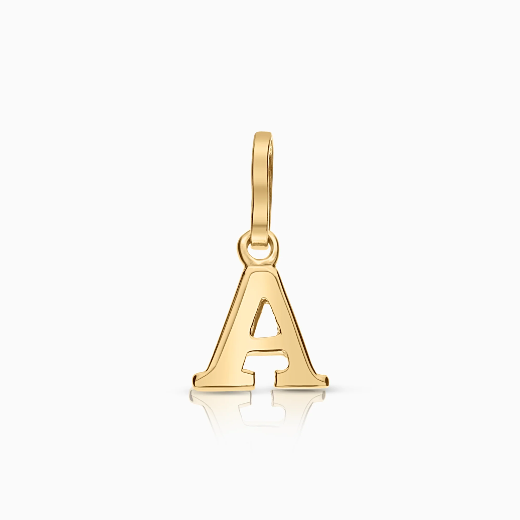 Pendant letter 0.33g 18K gold