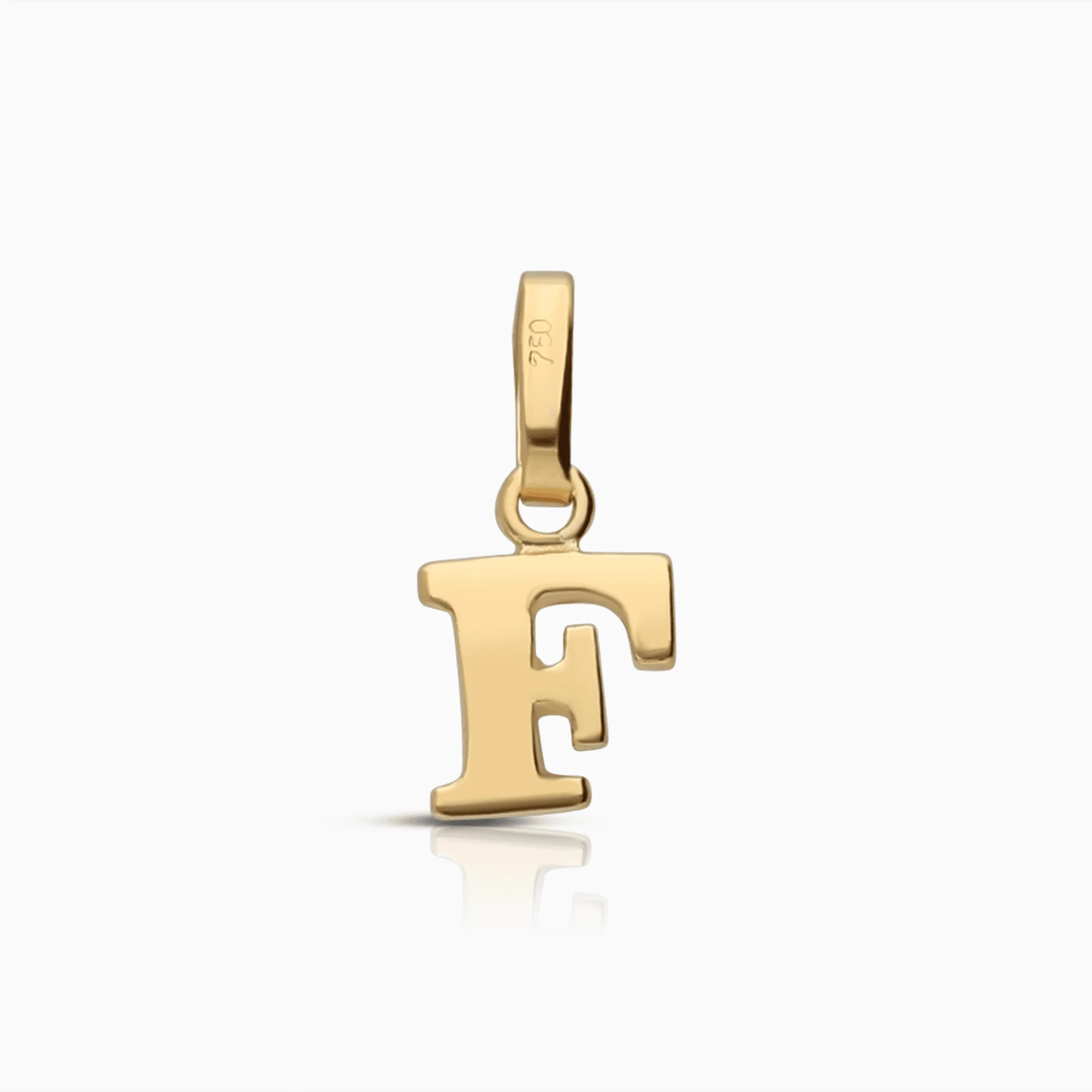 Initial pendant 0.37g 18K gold