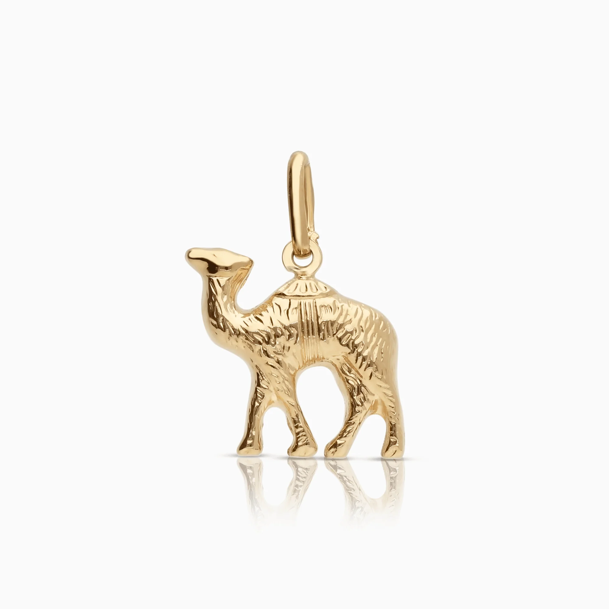 Camel pendant 1.08g 18K gold