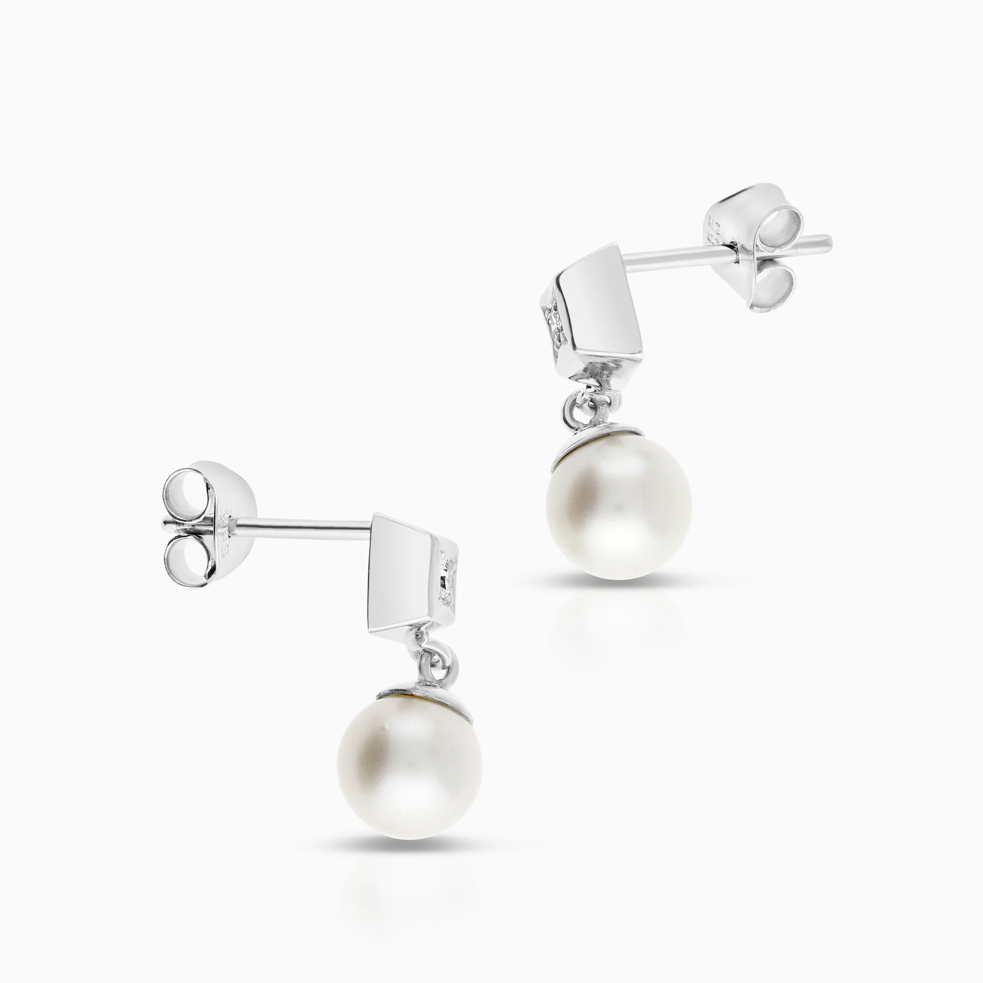 Diamond earrings with cultured freshwater pearls 2.48g 18K white gold - Image 2