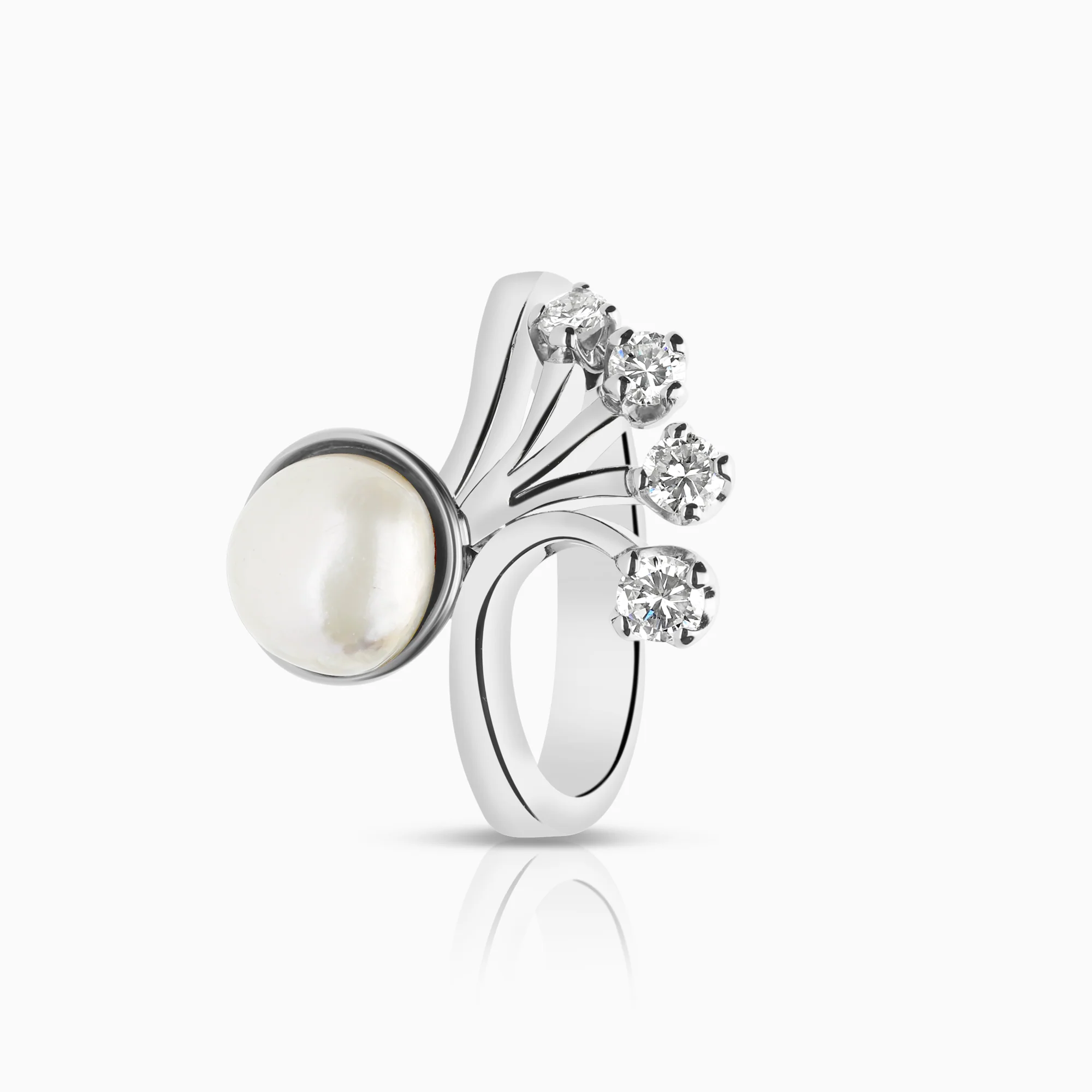 Pearl ring with diamonds 0.29ct 14K white gold