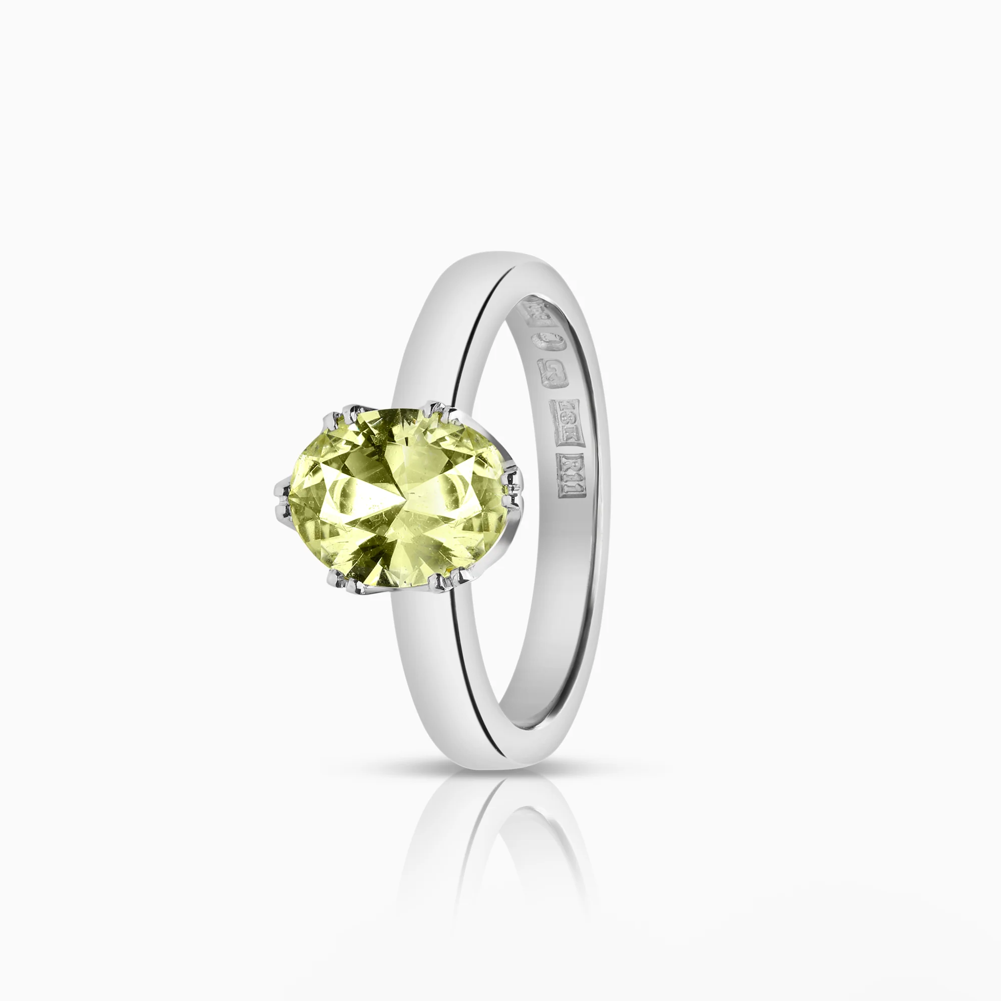 Ring with yellow chrysoberyl 5.58g 18K gold