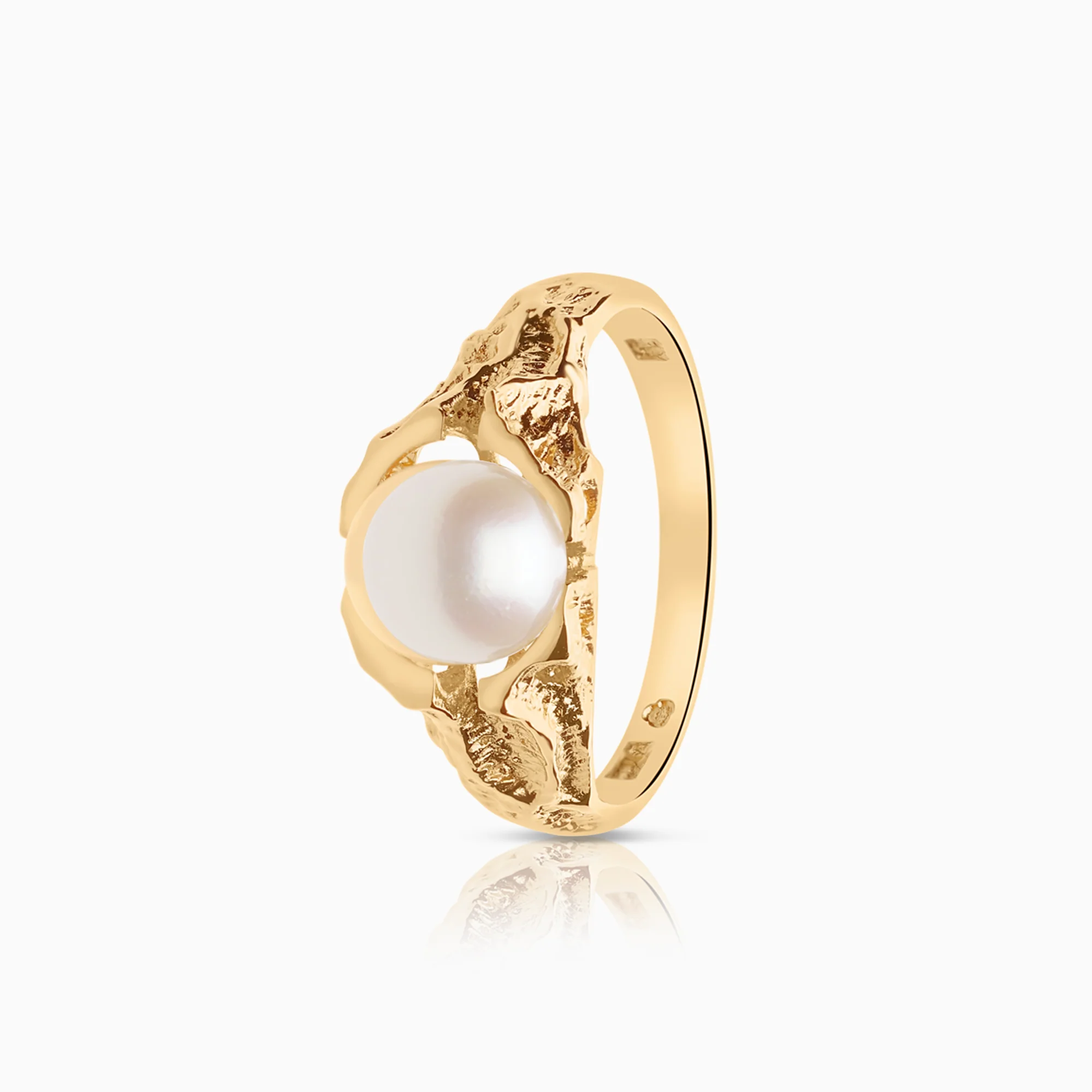 Ring with cultured saltwater pearl 3.58g 18K gold