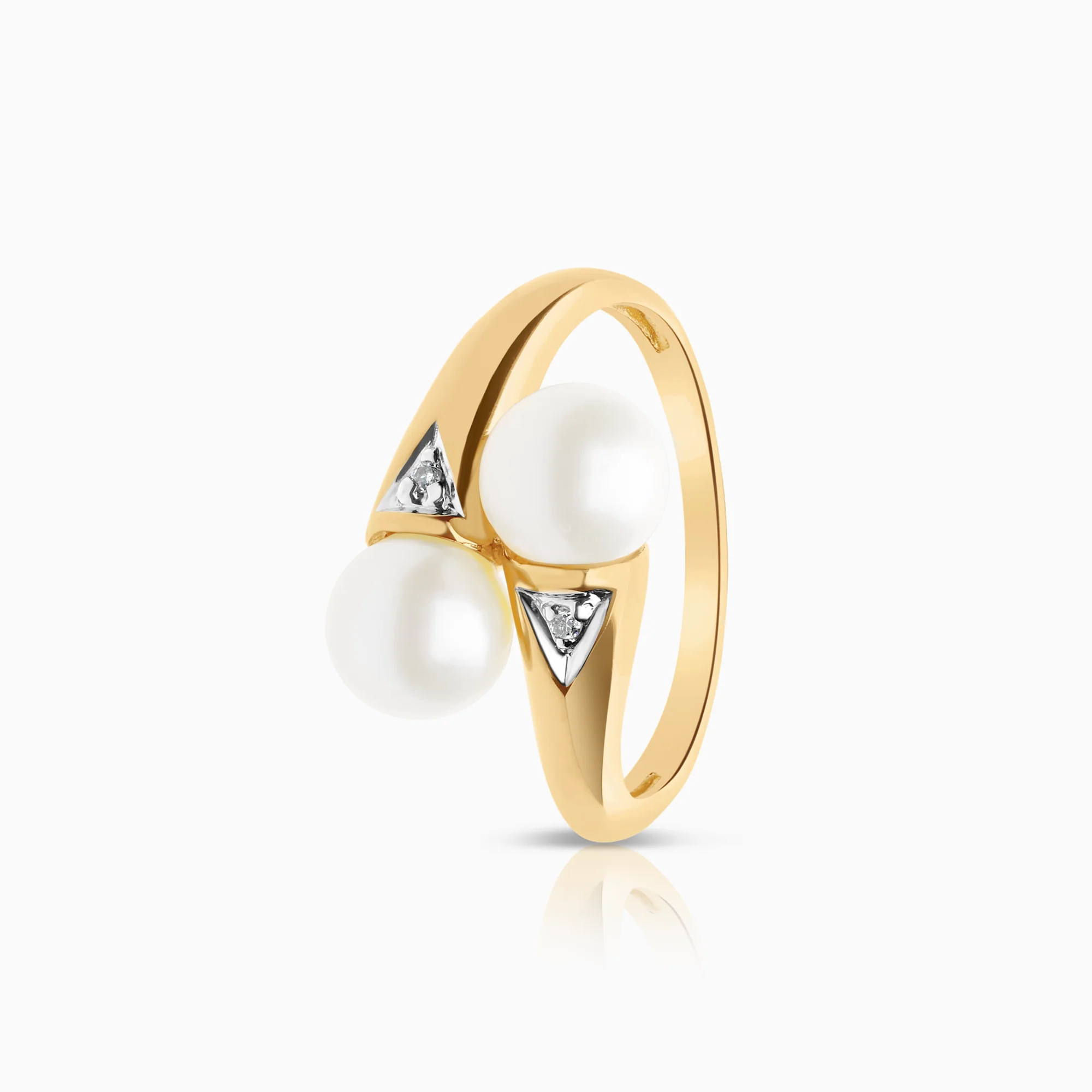 Ring with cultured freshwater pearls 0.02ct 18K gold