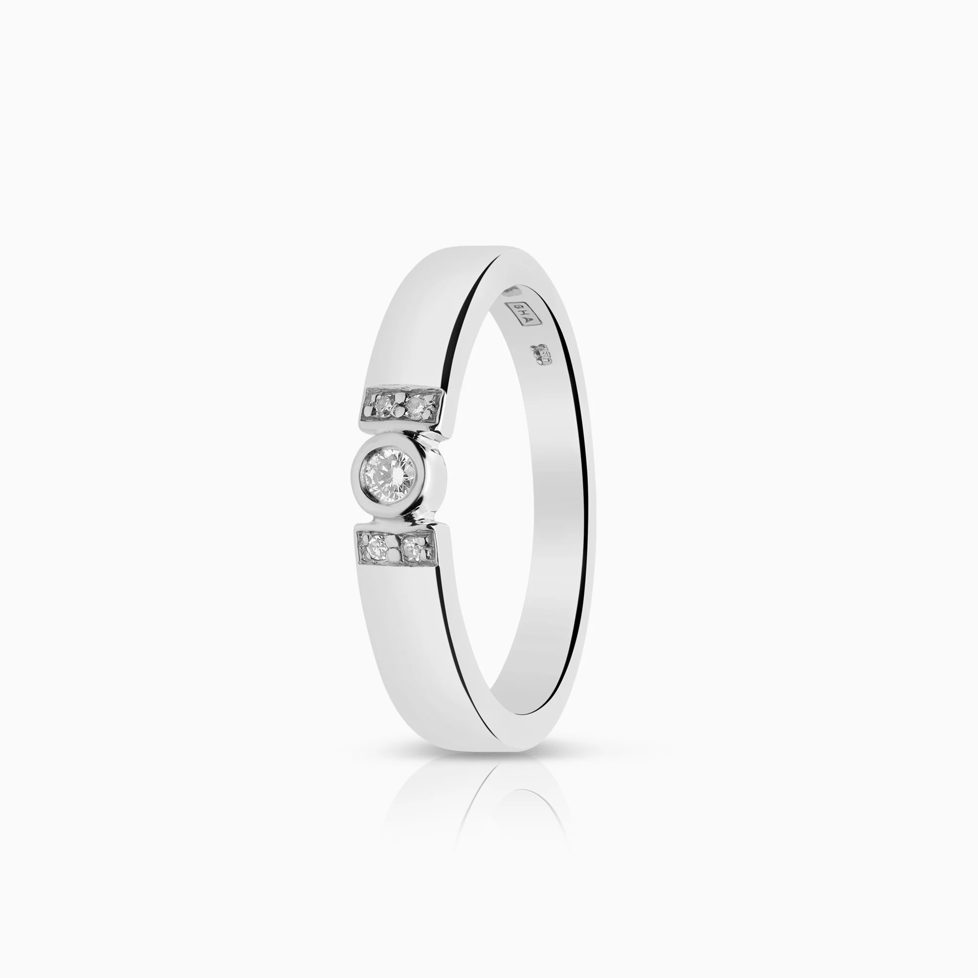 Side-stone ring 0.07ct 18K white gold