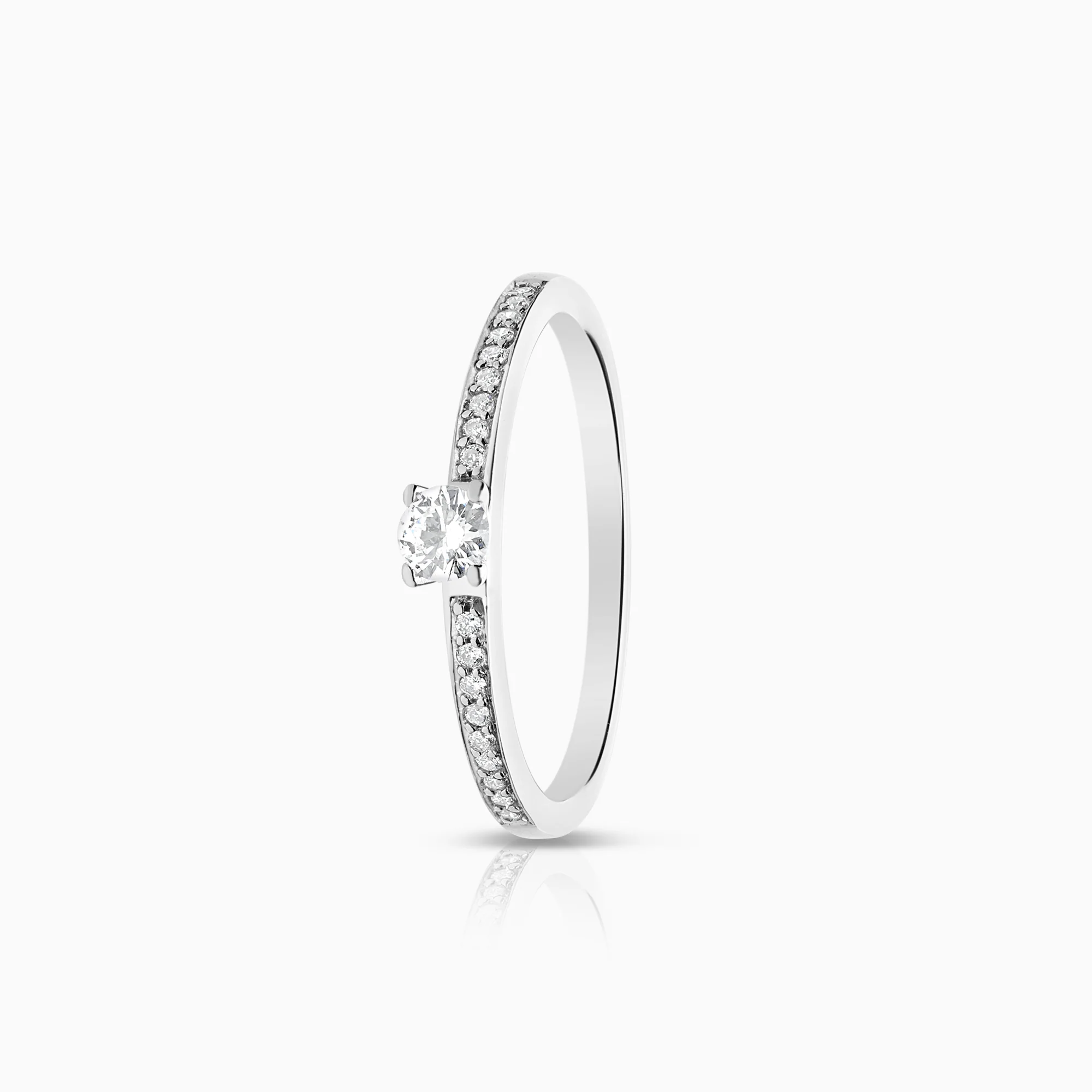 Side stone ring 0.20ct 18K white gold