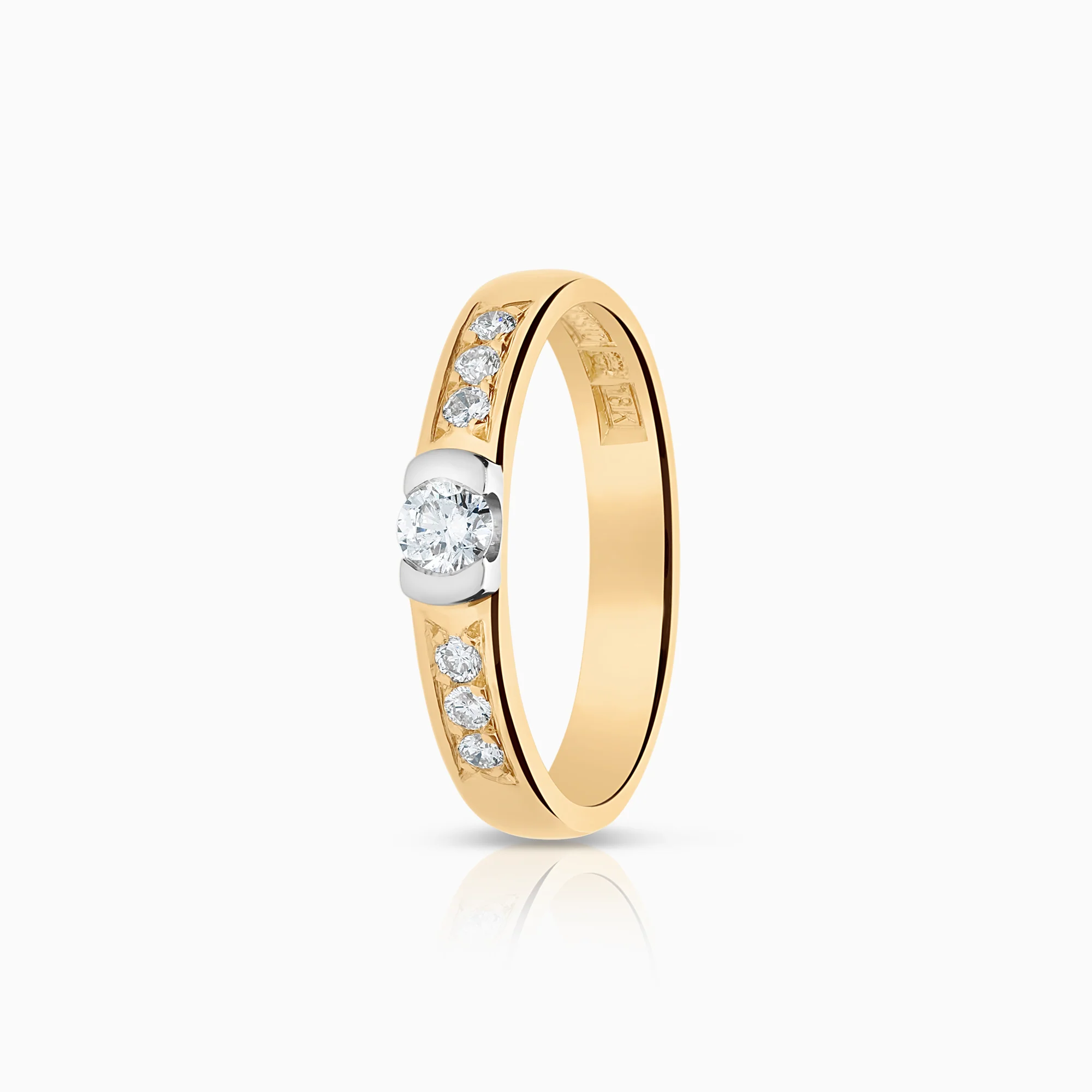 Side stone ring 0.28ct 18K gold