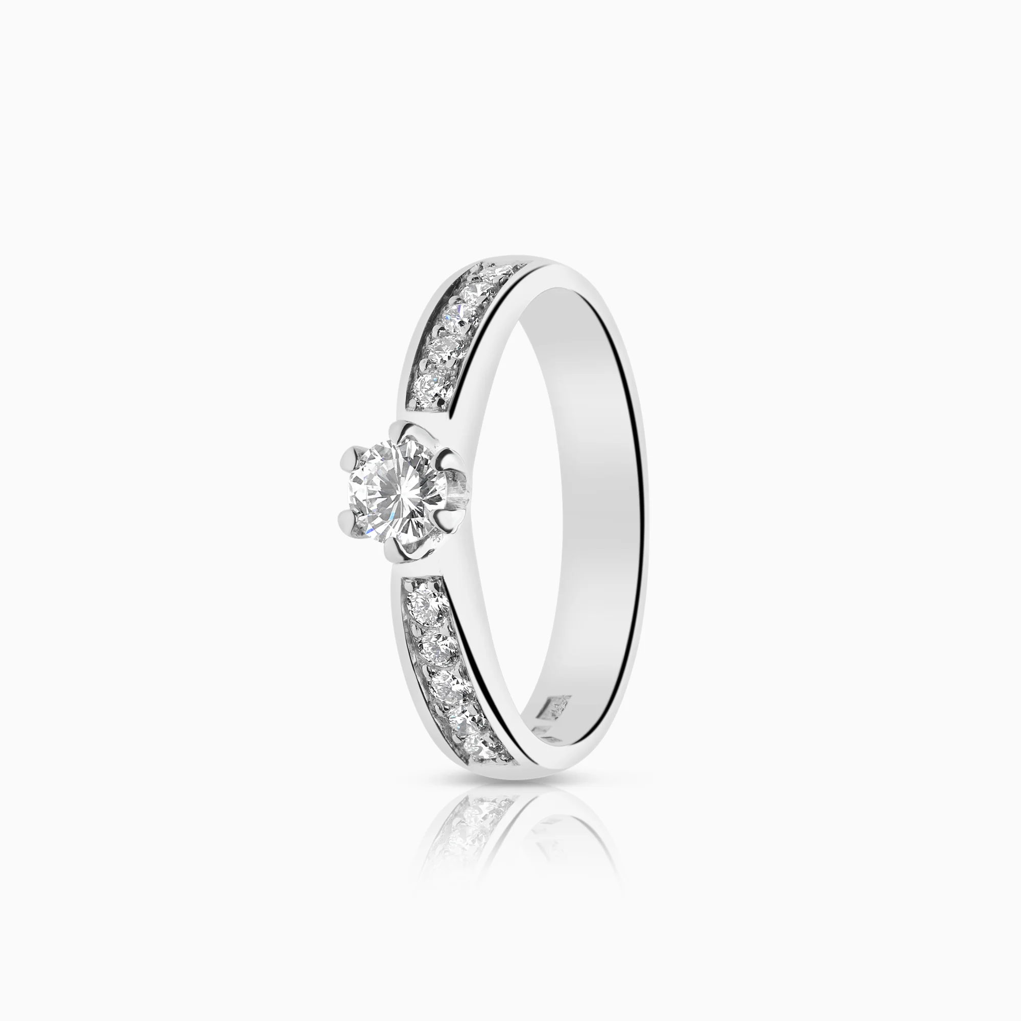 Side-stone ring 0.38ct 18K white gold
