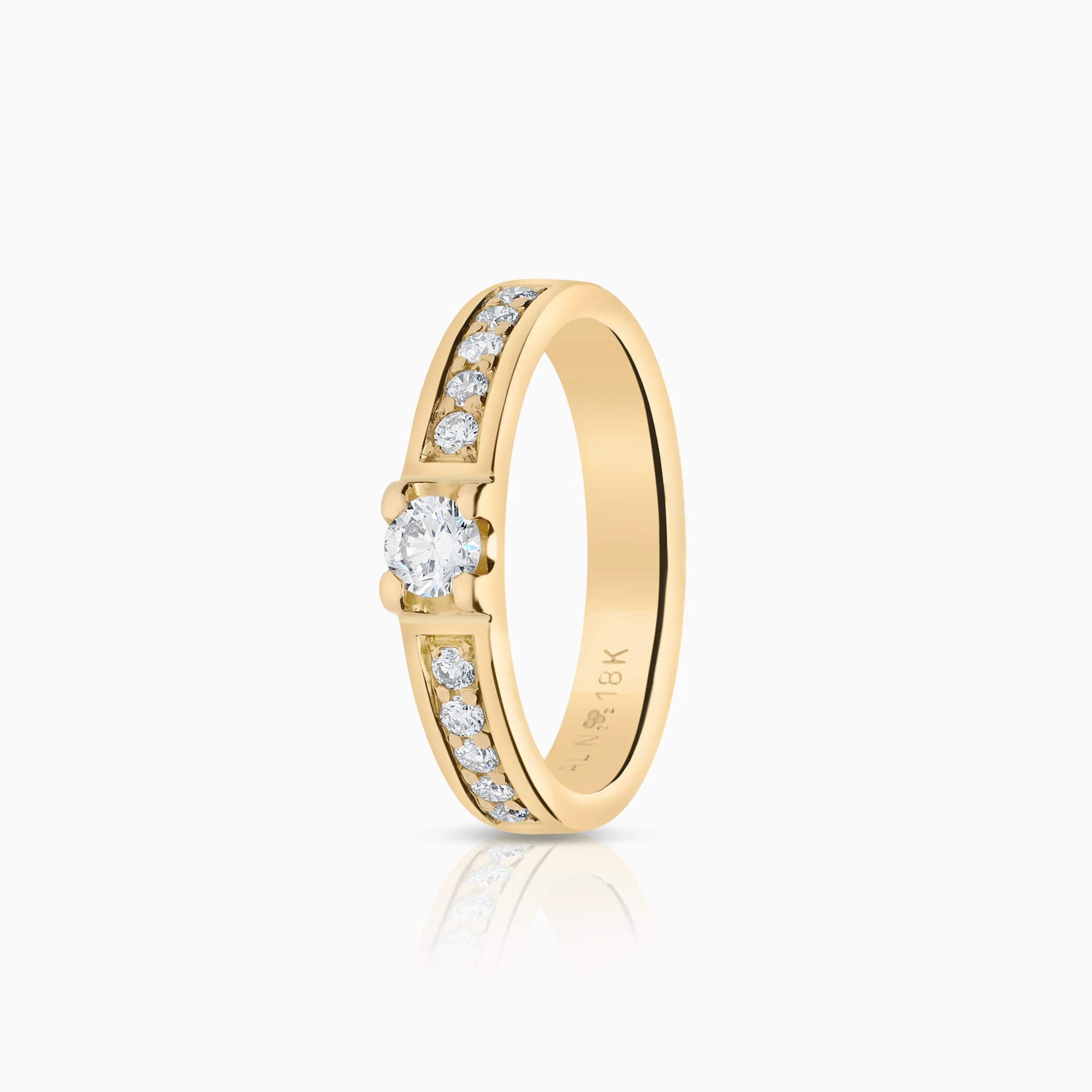 Side stone ring 0.40ct 18K gold