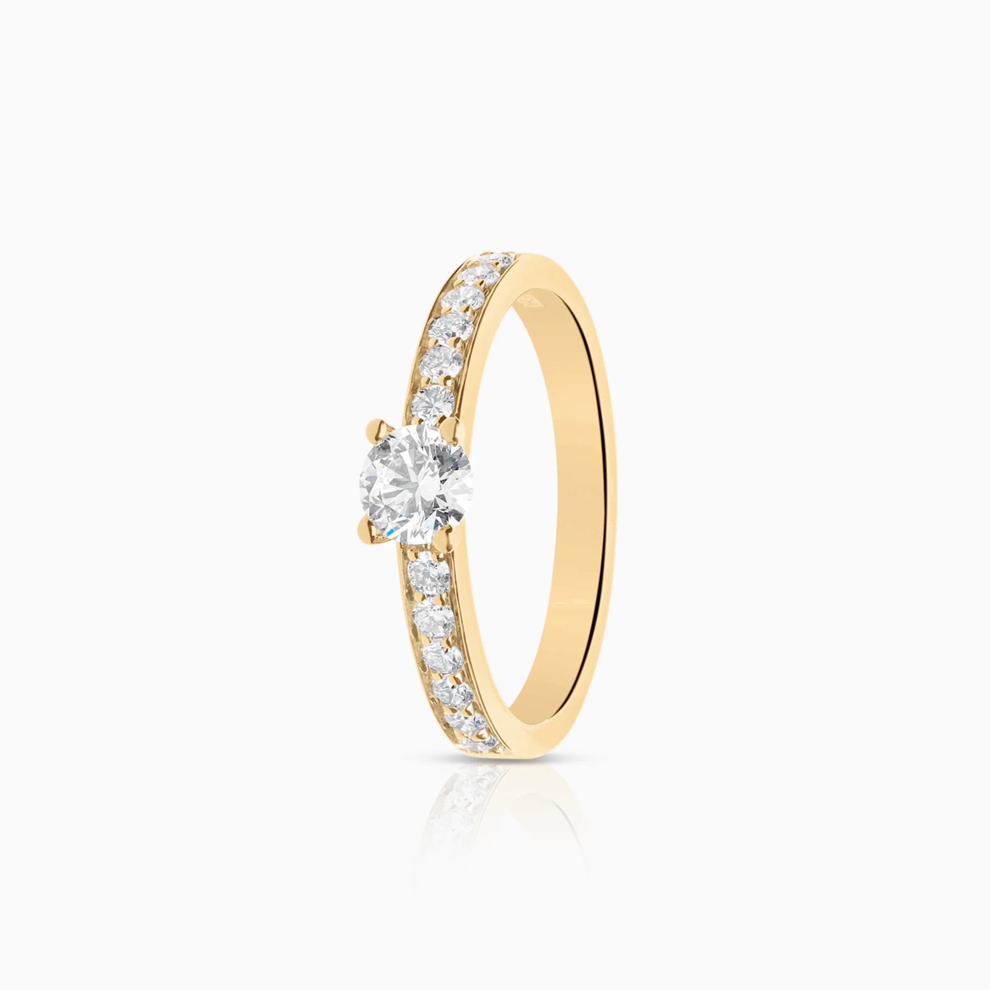 Side-stone ring 0.62ct 18K gold