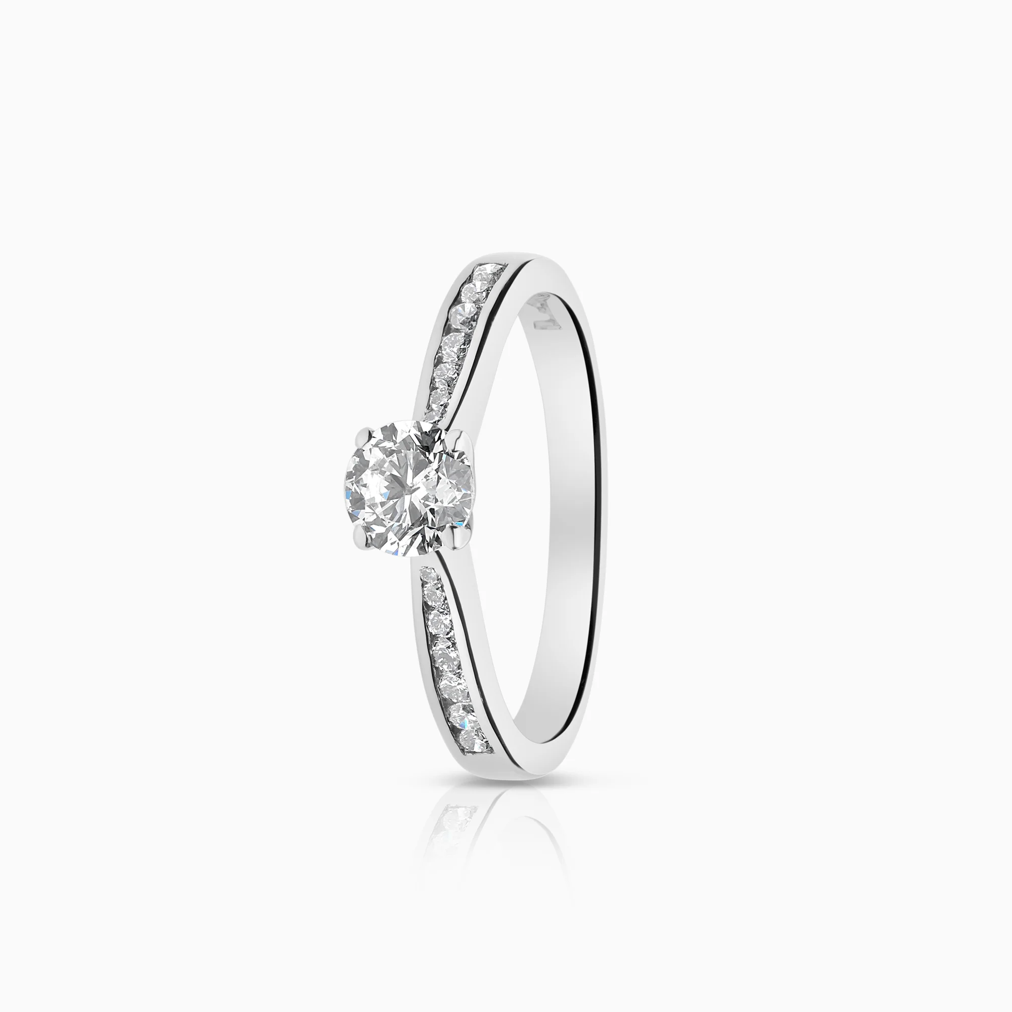 Side-stone ring 0.62ct 18K white gold