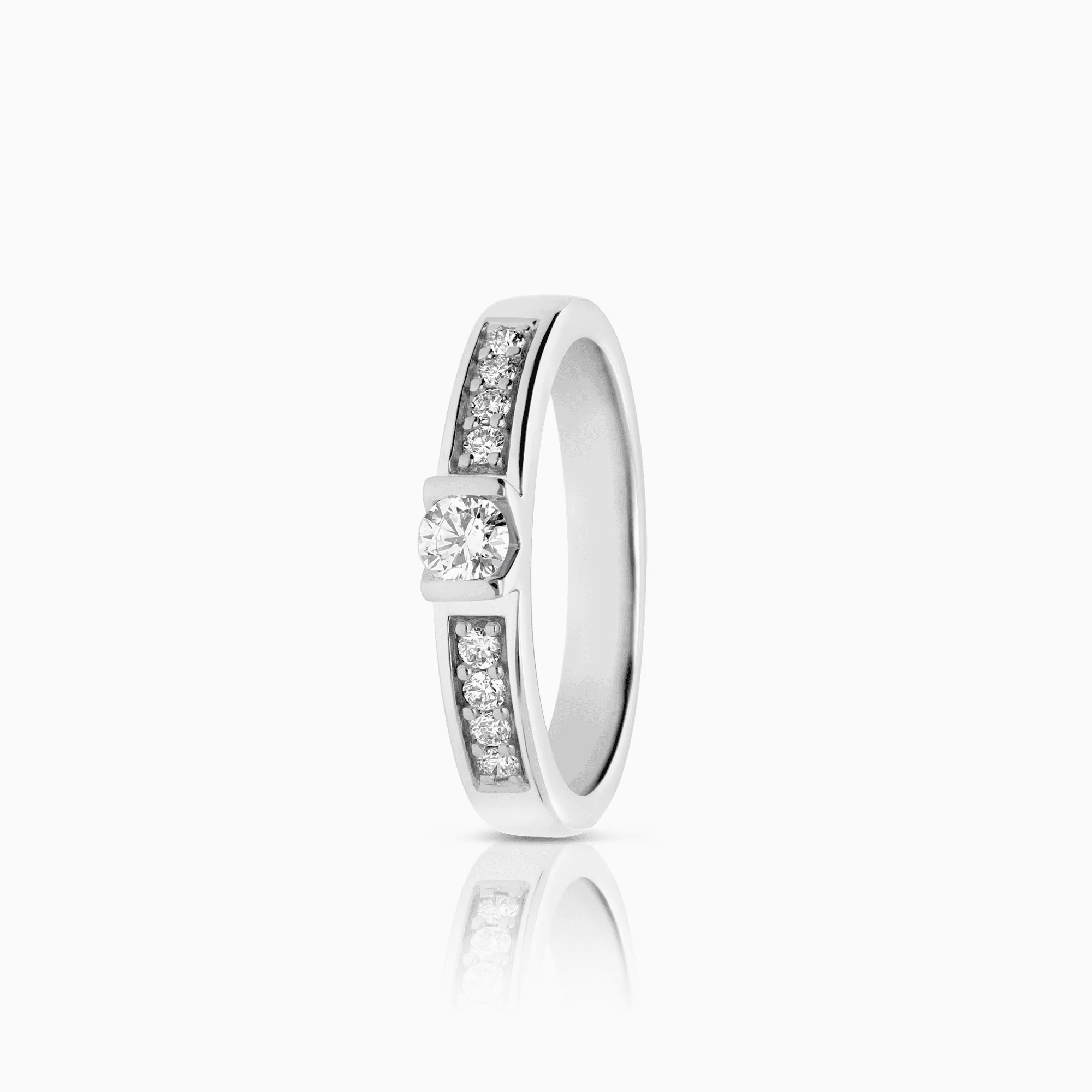 Side stone ring 0.32ct 18K white gold