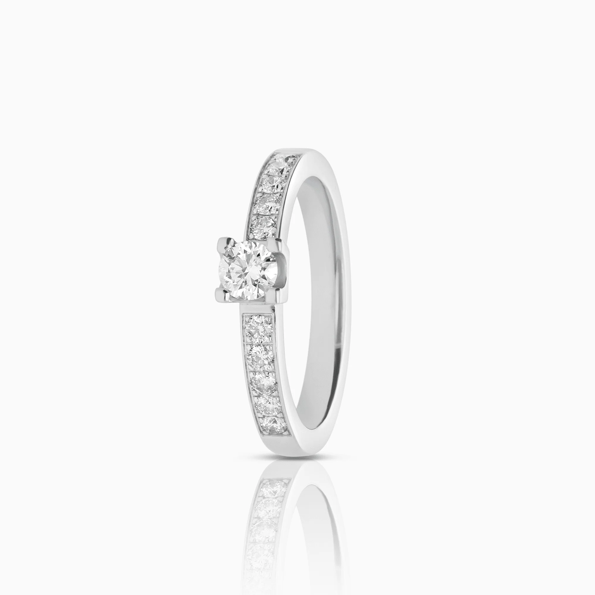 Side stone ring 0.40ct 18K white gold