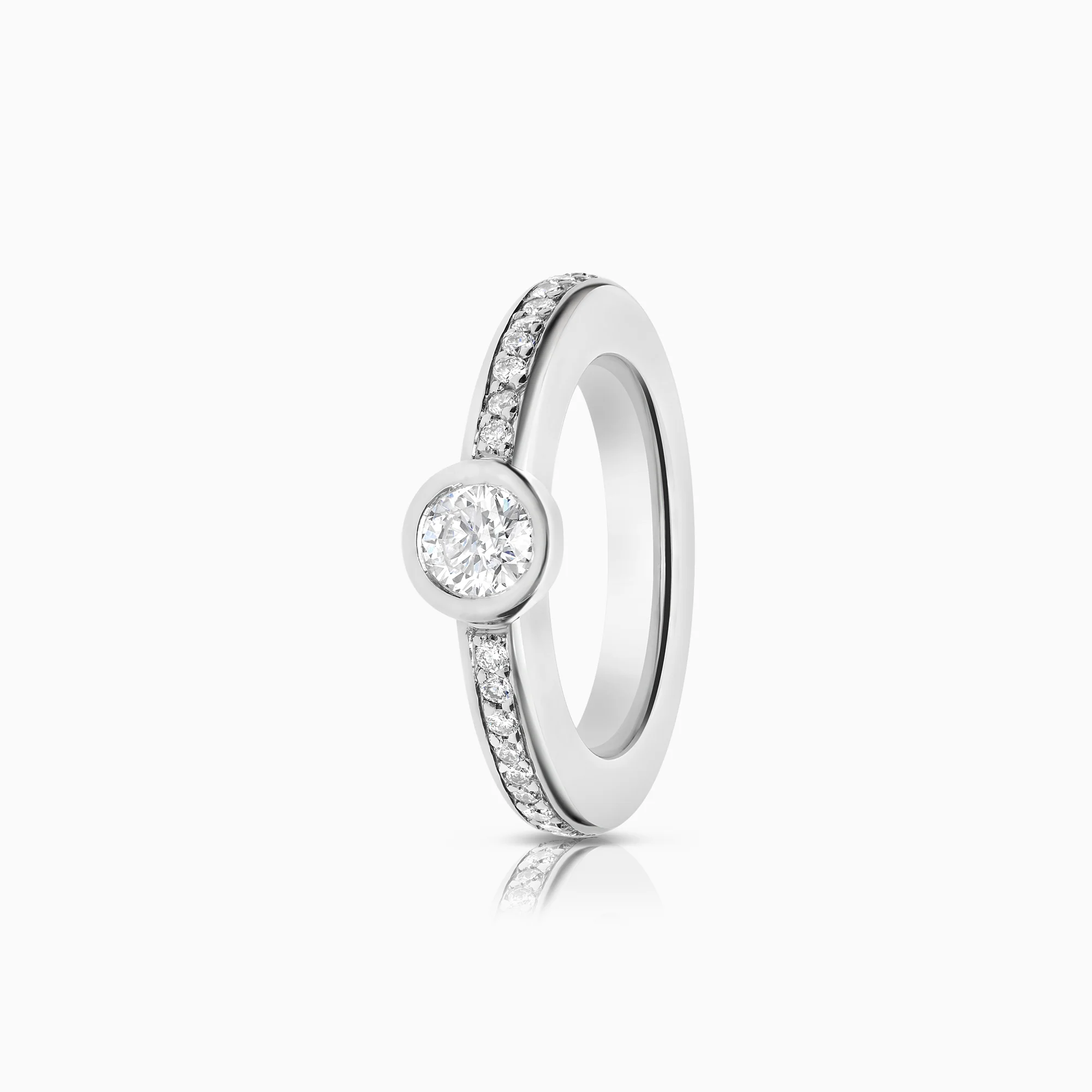Side stone ring 0.73ct 18K white gold