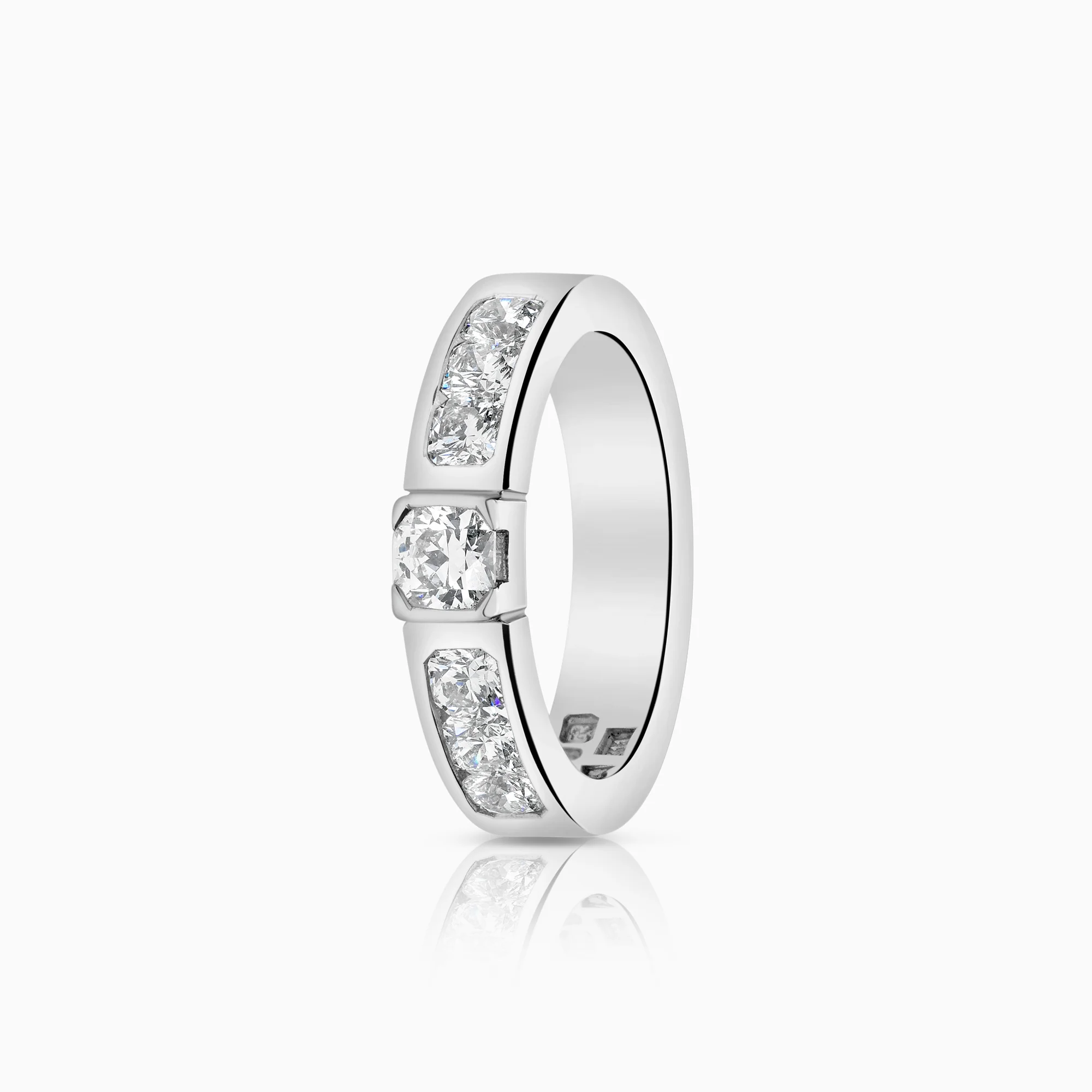 Side-stone ring 0.96ct 18K white gold