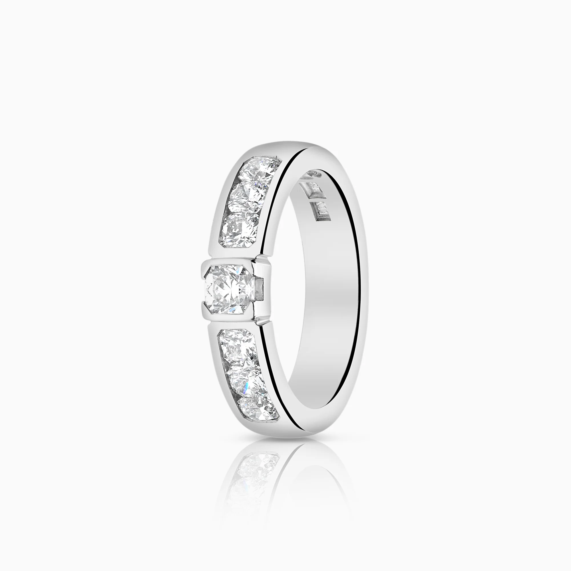 Side stone ring 1.00ct 18K white gold