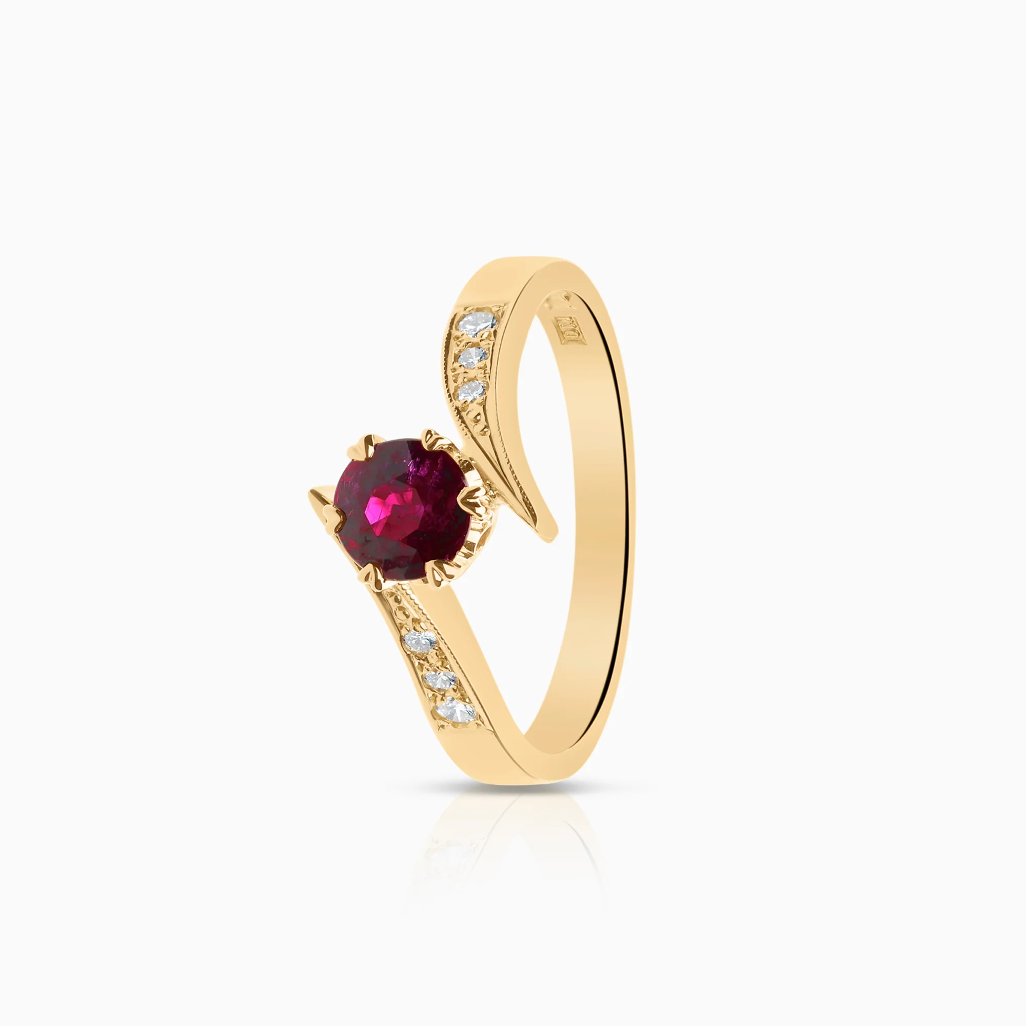 Side-stone ring ruby and diamonds 0.08ct 18K gold