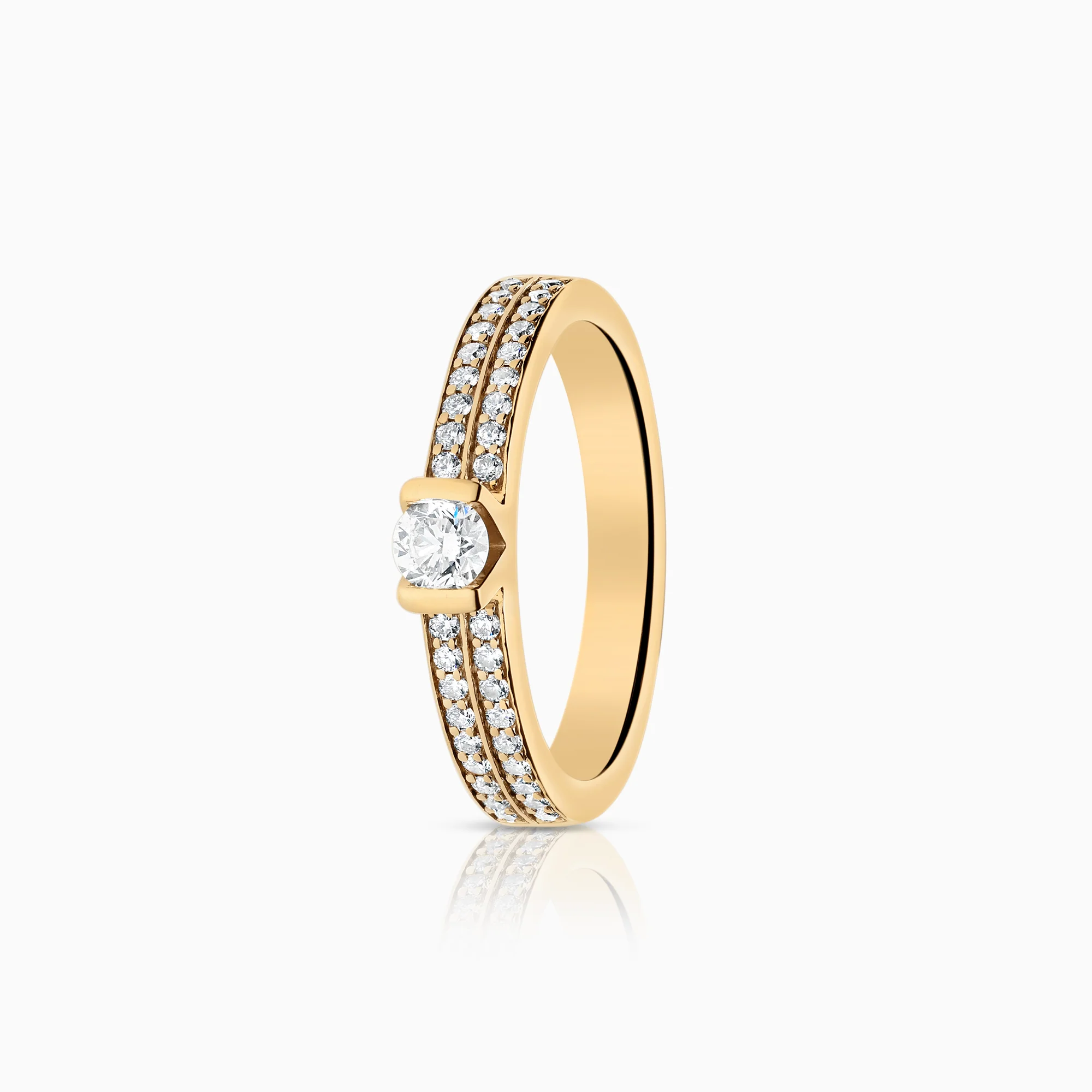 Side stone ring 0.54ct 18K gold