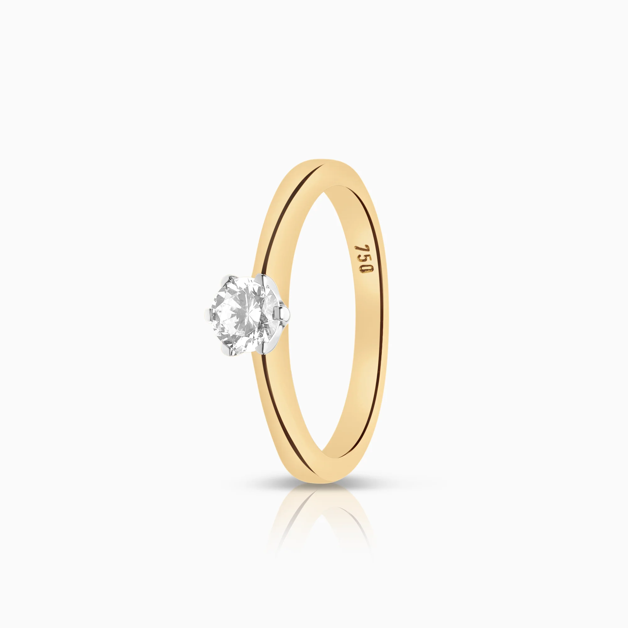 Solitaire ring with cubic zirconia in 18K gold
