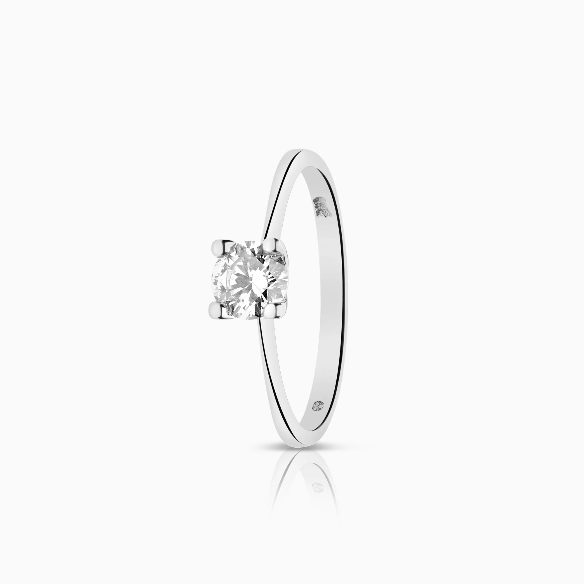 Solitaire ring 0.56ct 18K white gold