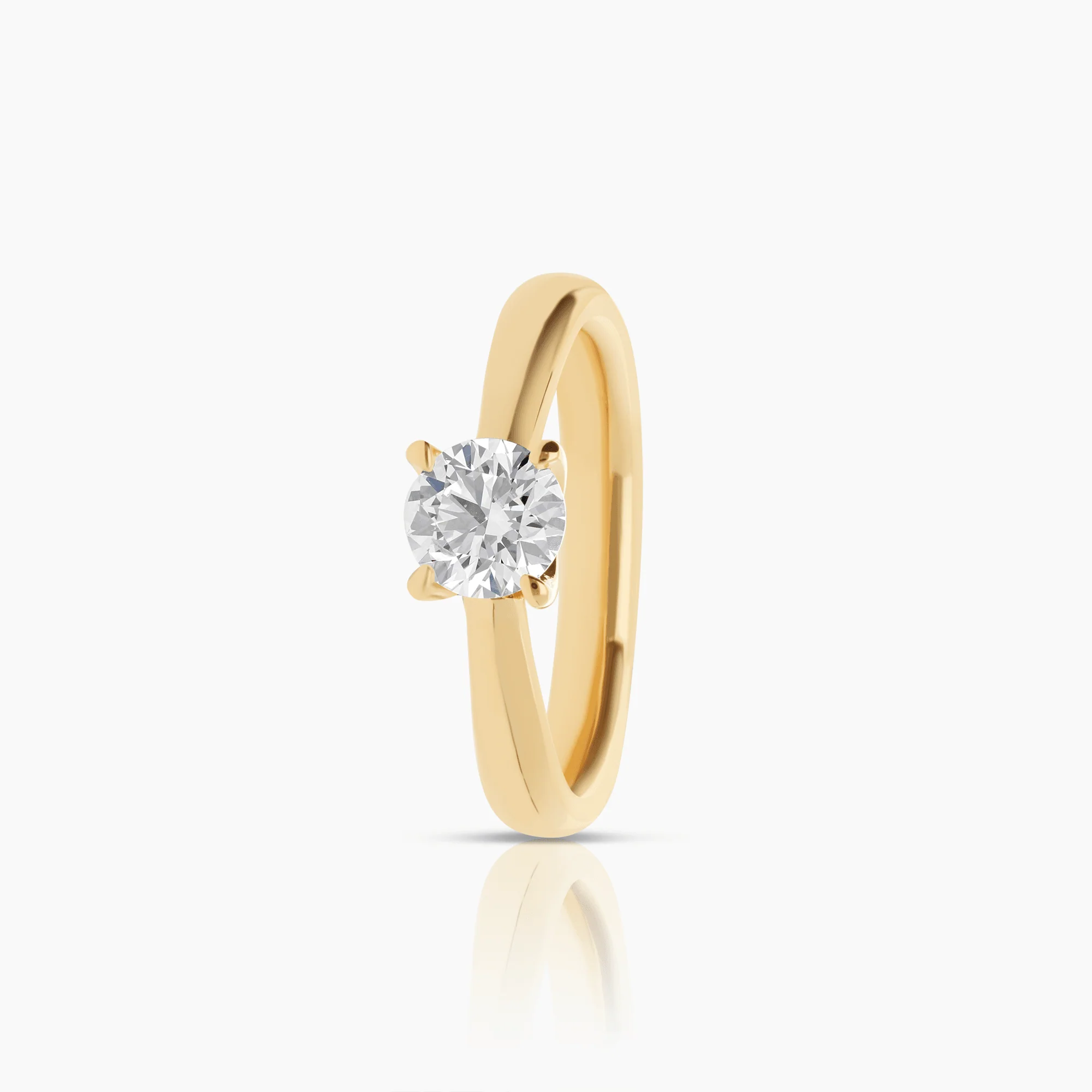 Solitaire ring 0.57ct 18K