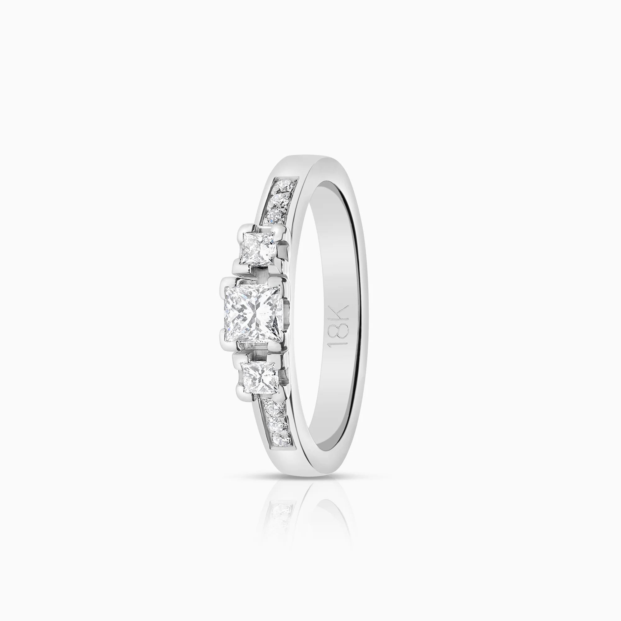 Three-stone ring 0.40ct 18K white gold